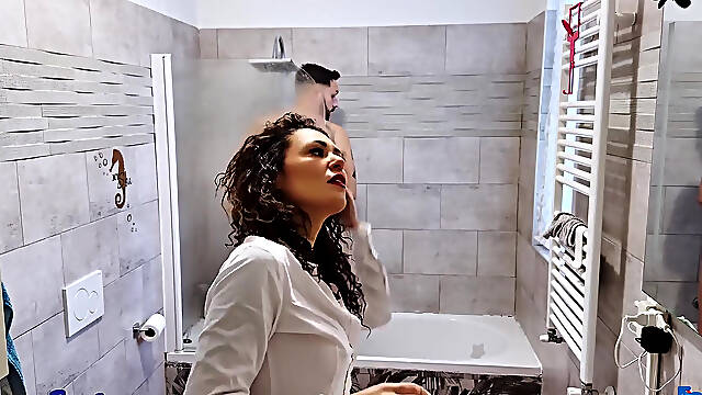 Effe Italian Girl Gives a Clothed Blowjob in the Tub After She Squirted in His Mouth and Face!