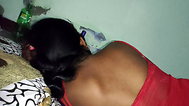 Mera bhabhi mujhe daily chotne deta hai