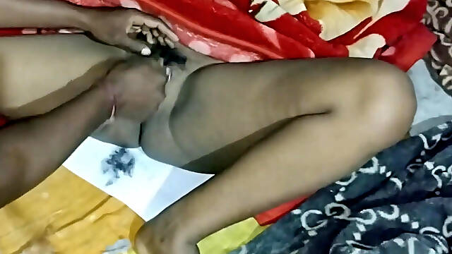 Desi Sheving Pussy and Sex