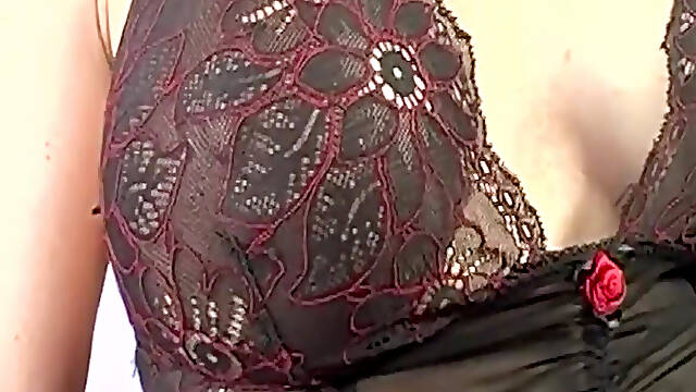 Mature Brunette MILF Begs for Deep Breeding Creampie
