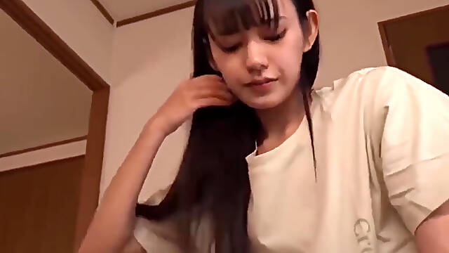 Slender Beauty with an Idol-like Smile Revealed Her Most Relaxed Side in a Rare Private Moment 2nd