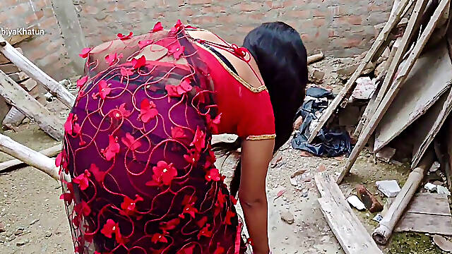 Wow ! You are Looking Good Bhabhi .. indian bhabhi Outdoor sex
