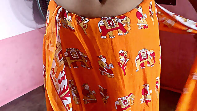 Desi housewife changing saree while being watched by Bengali maid secretly