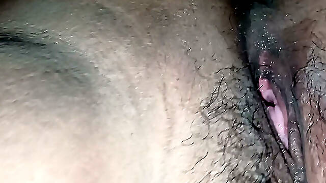I put my mother-in-laws cock while she was very hot and I came out of her pussy