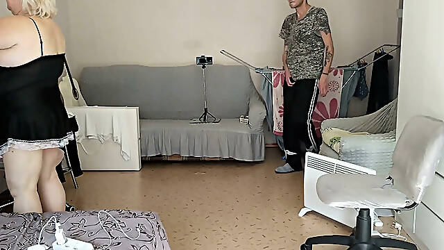 I Just Showed for a Maid a Dick, and Shes Ready to Fuck