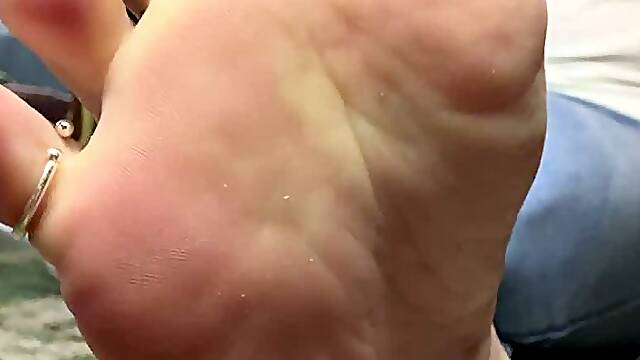 Stinky converse feet Selfworship