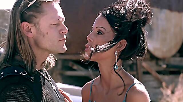 Provocative MILF Tabitha Stevens opens legs for anal fucking