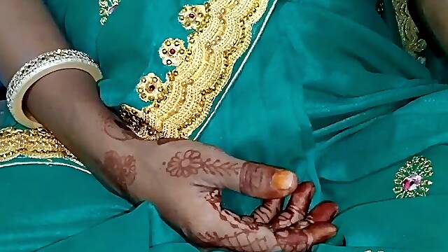 Bhabhi's painful anal lovemaking with spouse for the first time