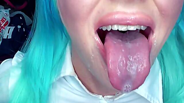 You Love Dumb Bimbo’s