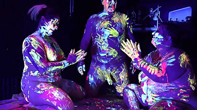 UV fun Threesome