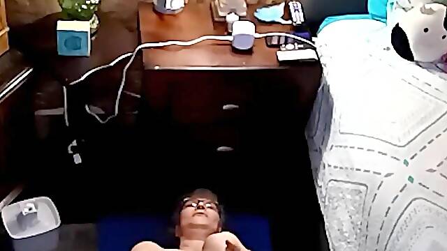 Hot MILF Does Naked Yoga Then Masturbates!