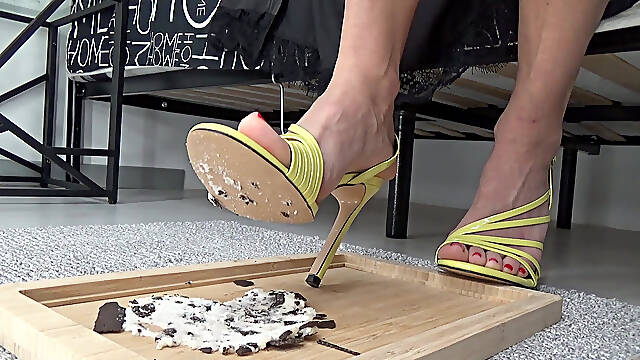 Crush Cake on Higt Heels