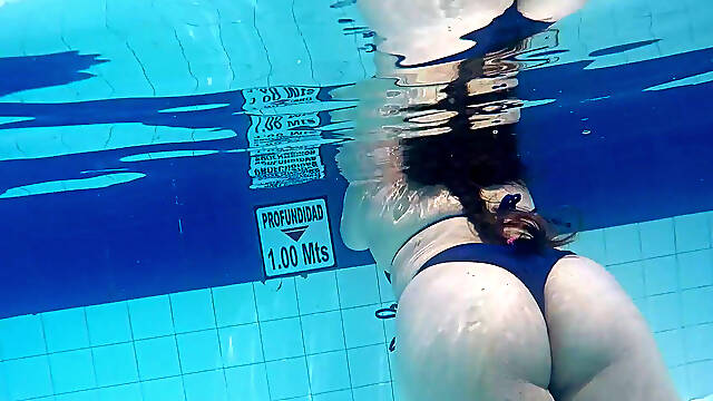 In the Pool Showing off My Ass
